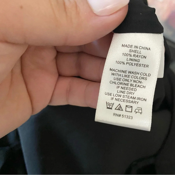 ✨NWT 1 State Black Spaghetti Strap Wide Leg Cropped Culotte Jumpsuit Romper XS - Picture 8 of 9